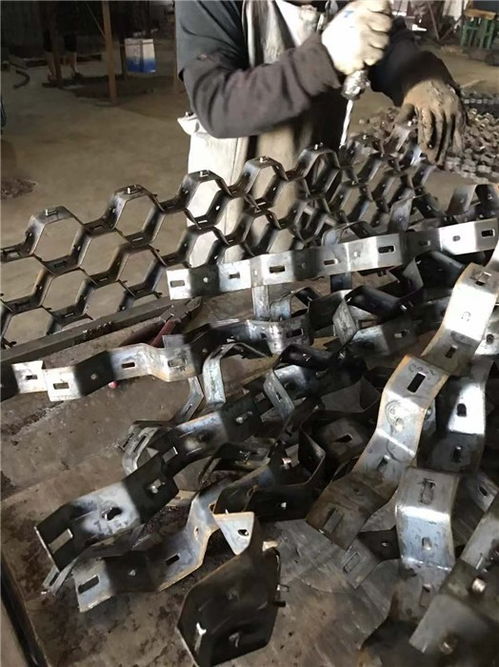 安平县鑫时代丝网制品厂 OCr13六角龟甲网的卓越性能与专业施工解决方案